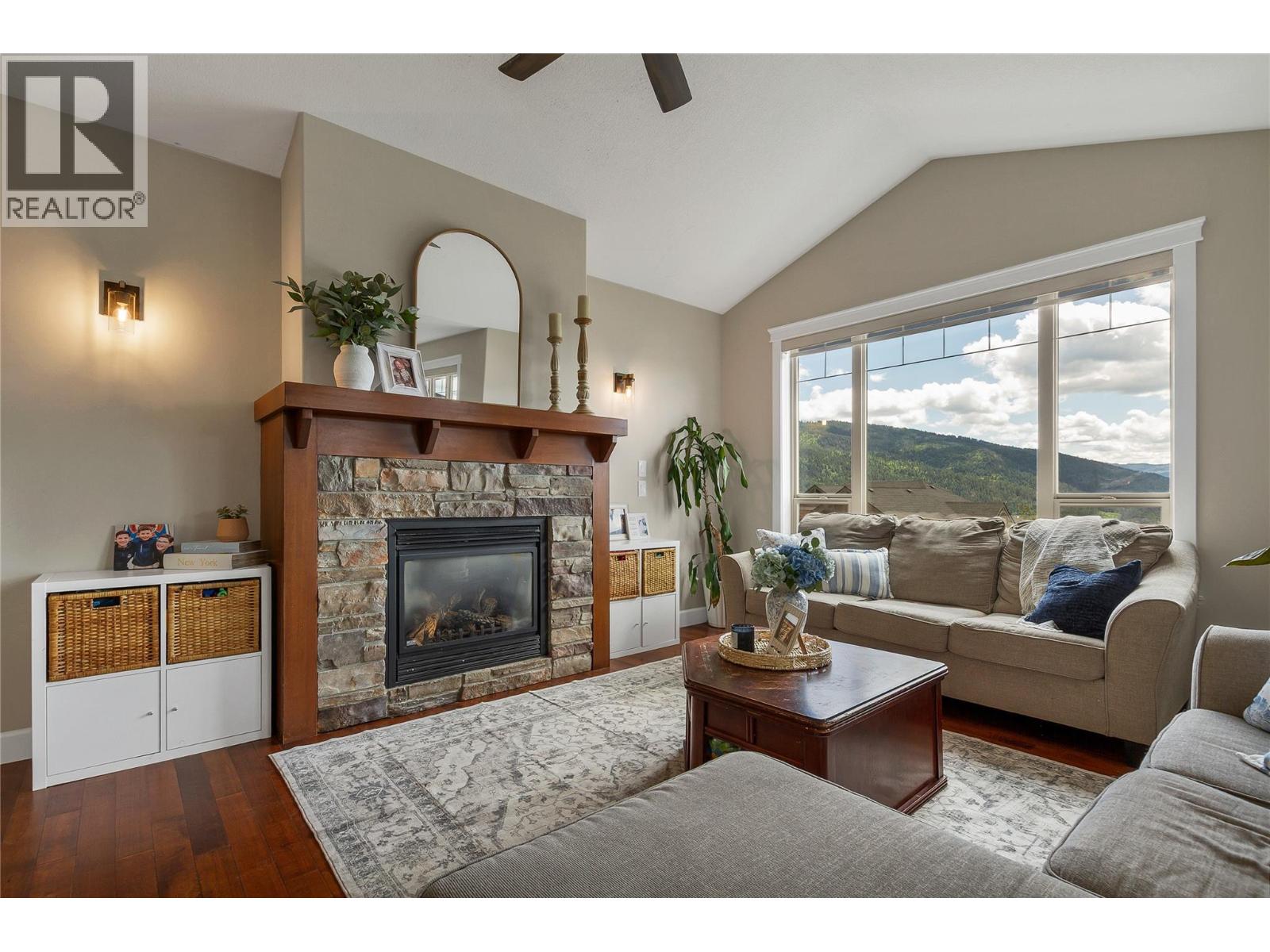 1449 Red Mountain Place, Vernon, British Columbia  V1B 4A3 - Photo 7 - 10387748