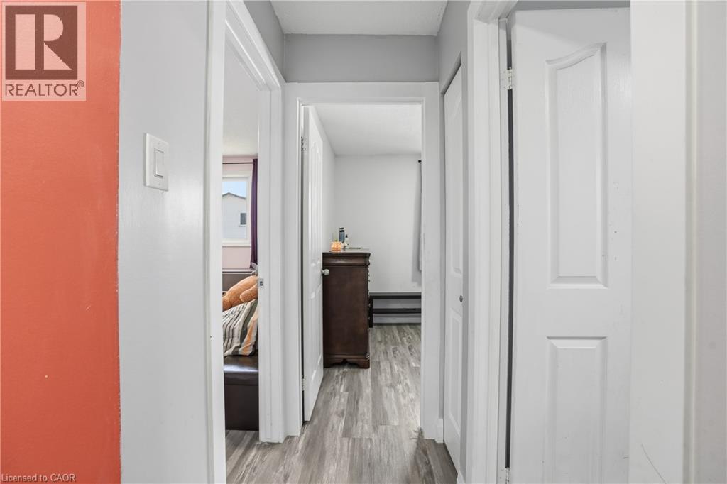 391 East 24th Street, Hamilton, Ontario  L8V 4X3 - Photo 17 - 40834657