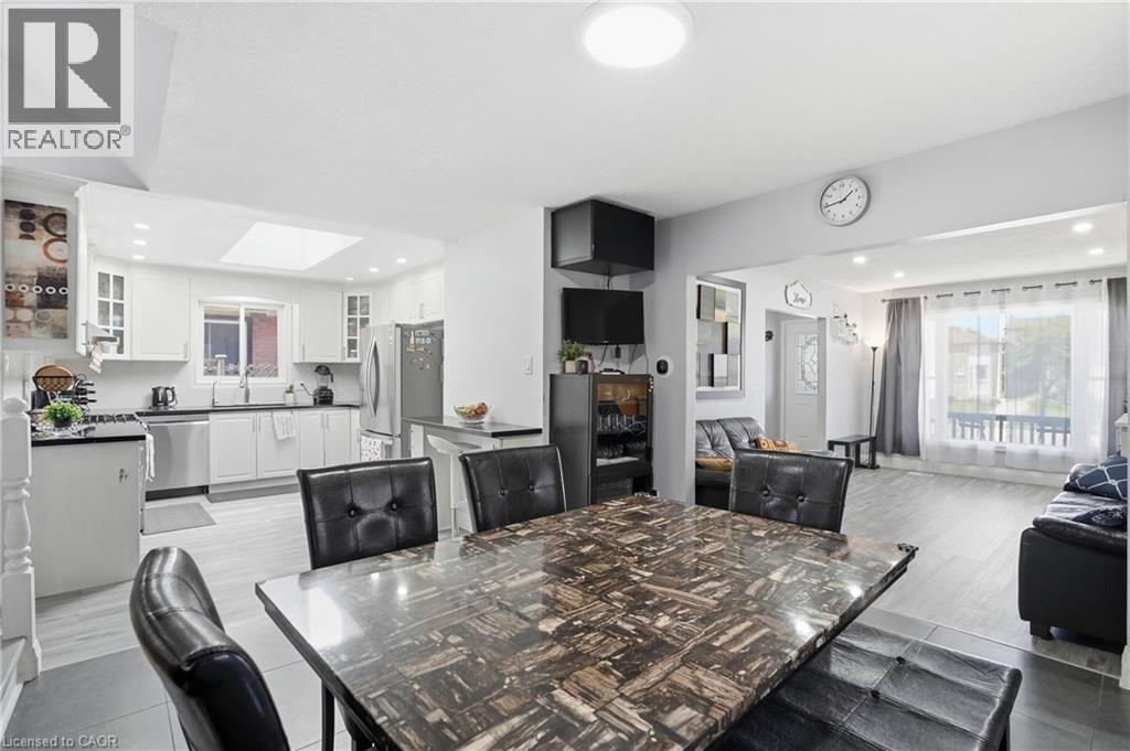 391 East 24th Street, Hamilton, Ontario  L8V 4X3 - Photo 11 - 40834657
