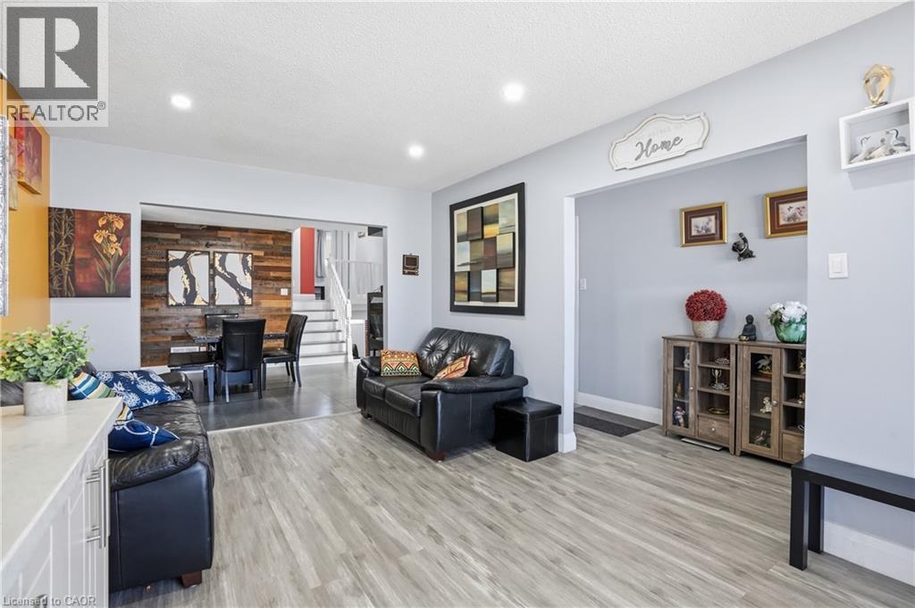 391 East 24th Street, Hamilton, Ontario  L8V 4X3 - Photo 8 - 40834657