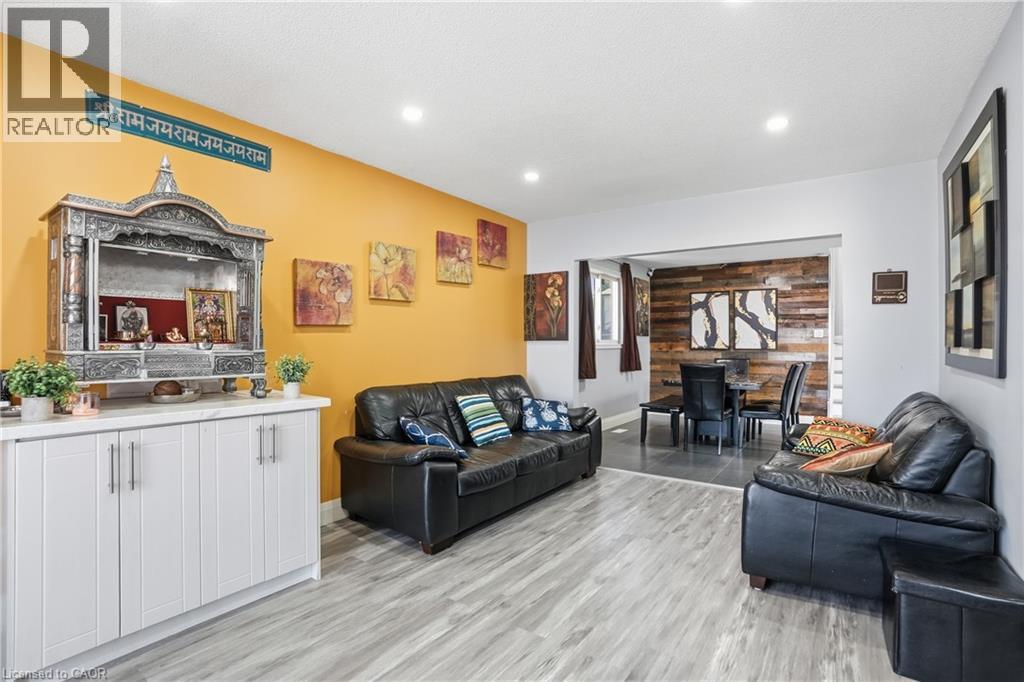 391 East 24th Street, Hamilton, Ontario  L8V 4X3 - Photo 7 - 40834657