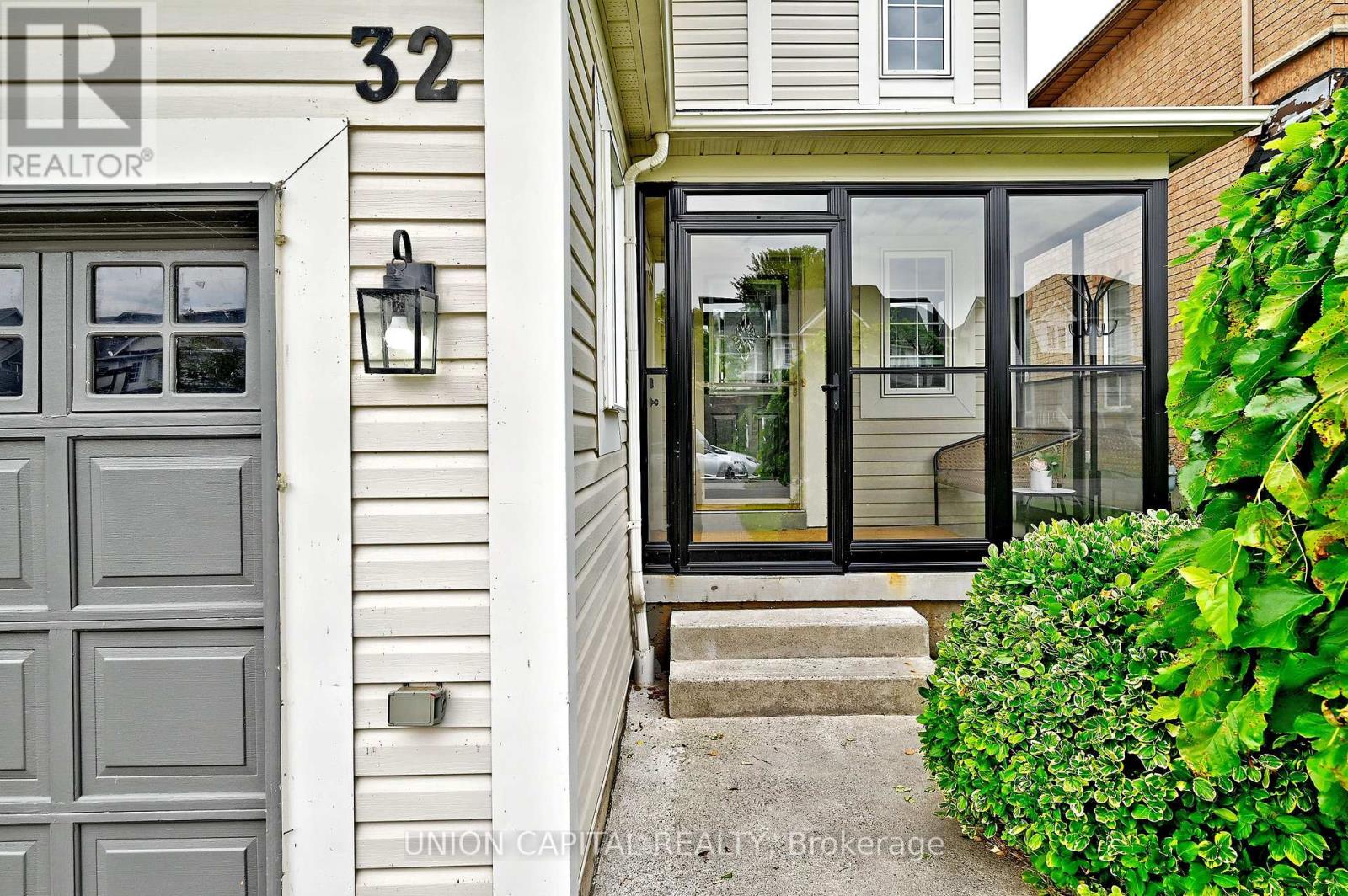 32 Regatta Crescent, Whitby, Ontario L1N 9V2 - Photo 4 - E13661456