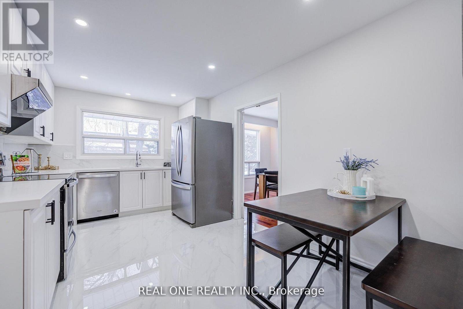 22 Kenmanor Boulevard, Toronto, Ontario  M1W 1R7 - Photo 13 - E13661522