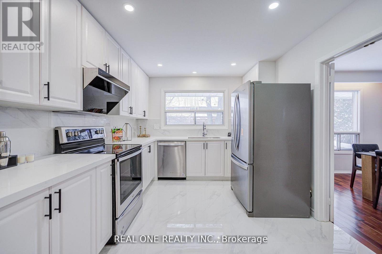 22 Kenmanor Boulevard, Toronto, Ontario  M1W 1R7 - Photo 14 - E13661522