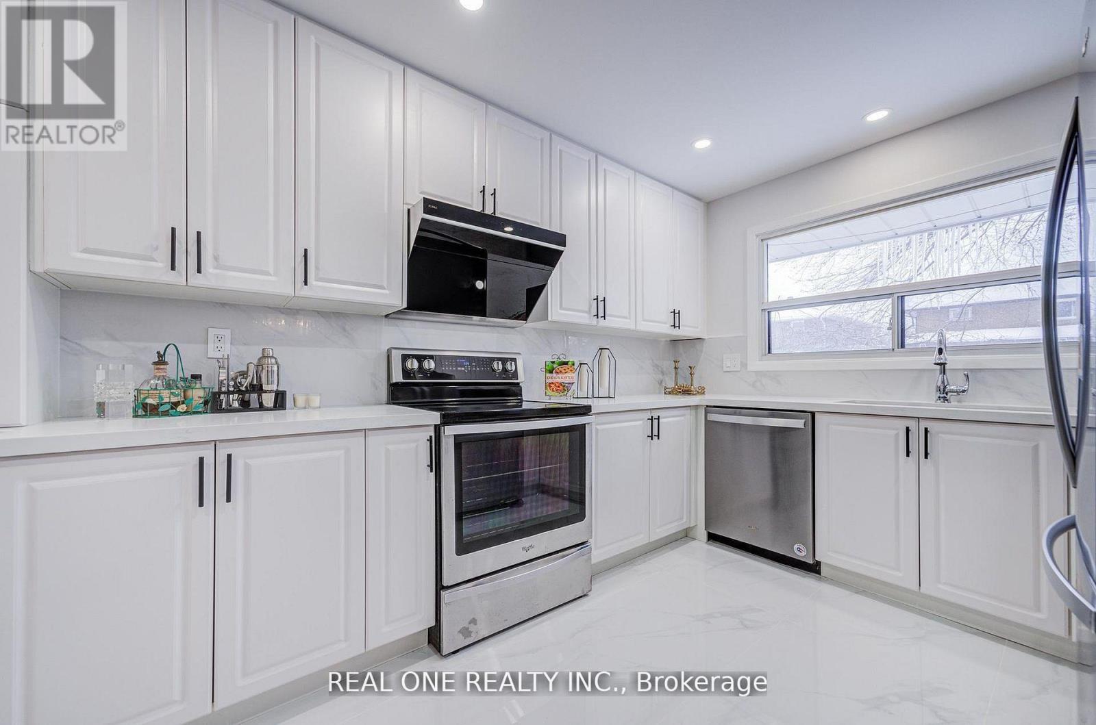 22 Kenmanor Boulevard, Toronto, Ontario  M1W 1R7 - Photo 17 - E13661522