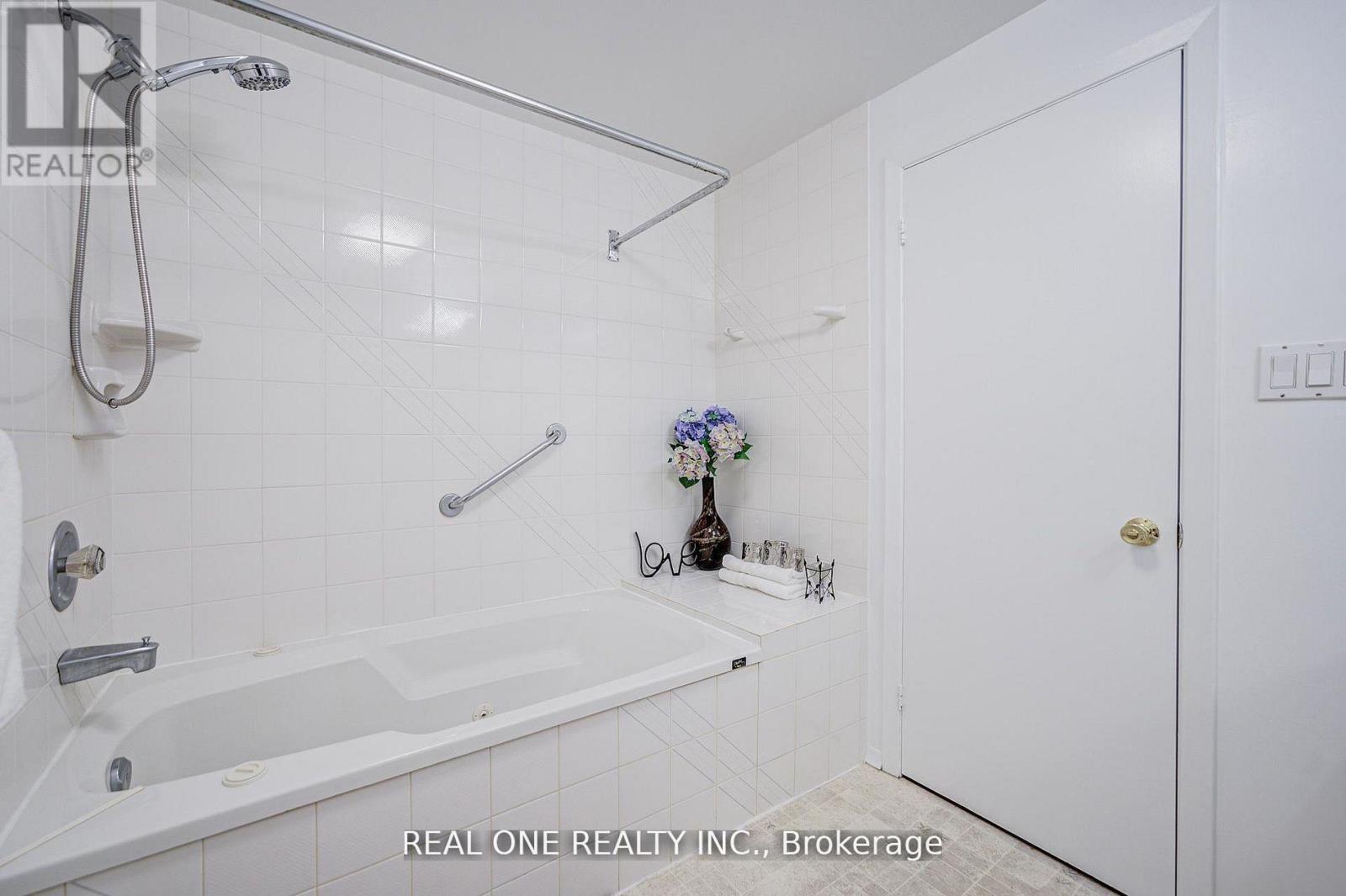 22 Kenmanor Boulevard, Toronto, Ontario  M1W 1R7 - Photo 31 - E13661522
