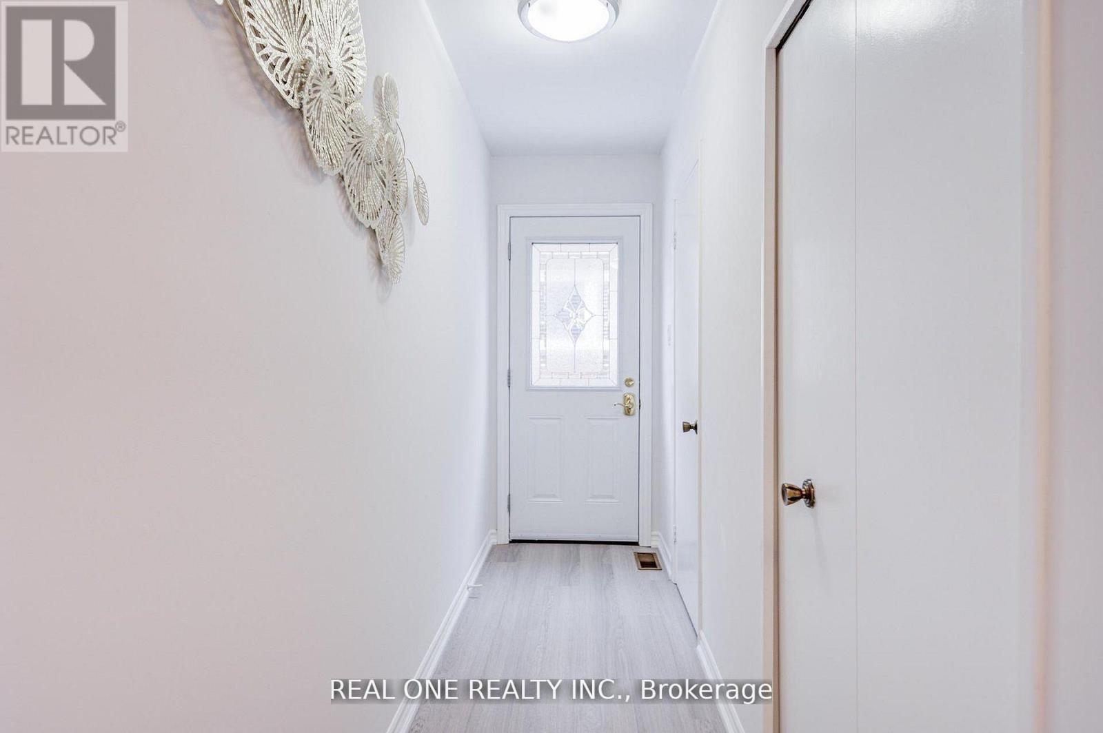 22 Kenmanor Boulevard, Toronto, Ontario  M1W 1R7 - Photo 33 - E13661522