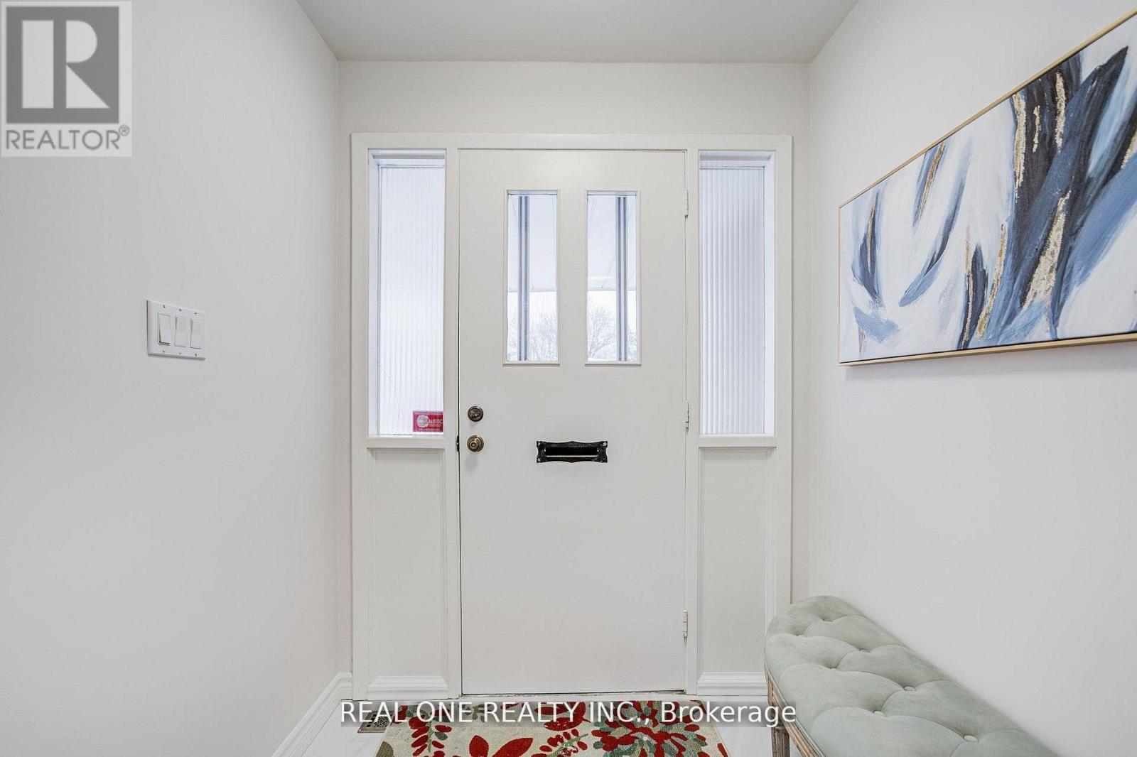22 Kenmanor Boulevard, Toronto, Ontario  M1W 1R7 - Photo 4 - E13661522