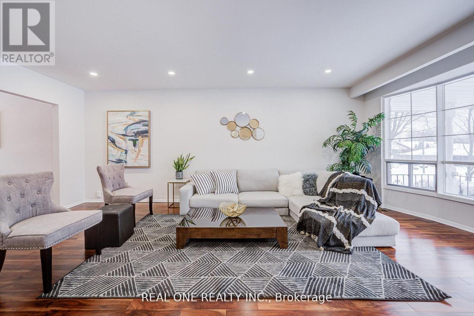 22 Kenmanor Boulevard, Toronto, Ontario  M1W 1R7 - Photo 6 - E13661522