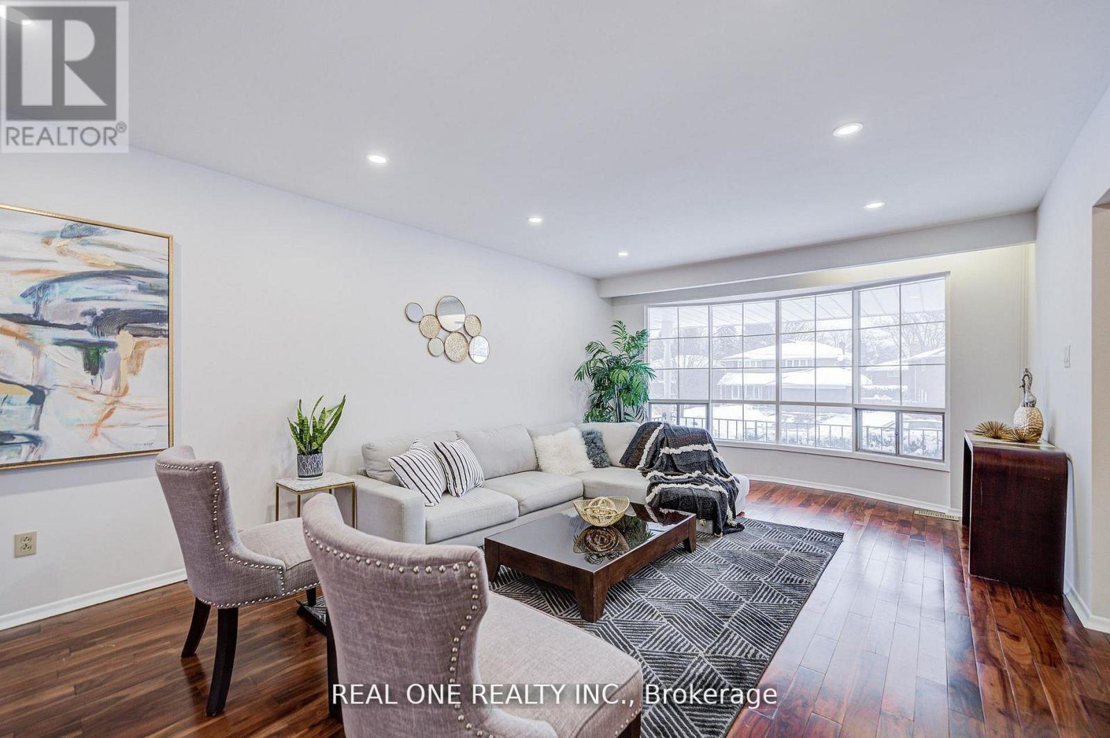 22 Kenmanor Boulevard, Toronto, Ontario  M1W 1R7 - Photo 8 - E13661522
