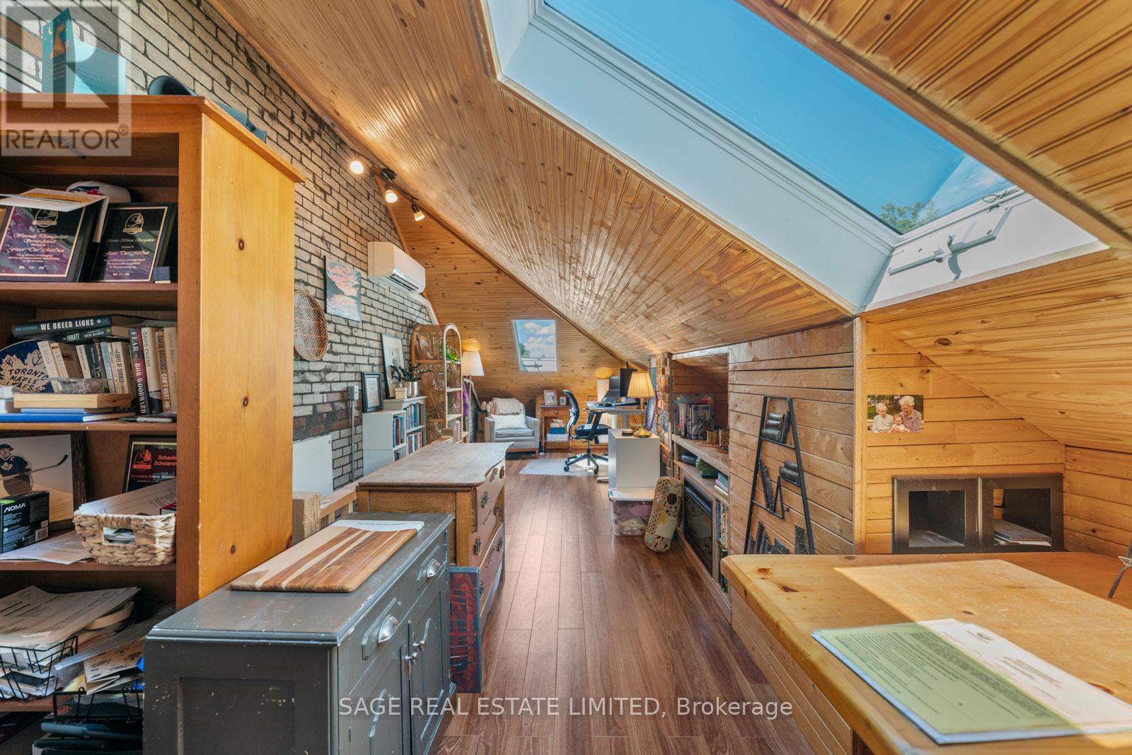 1084 Pape Avenue, Toronto, Ontario M4K 3W5 - Photo 22 - E13661530
