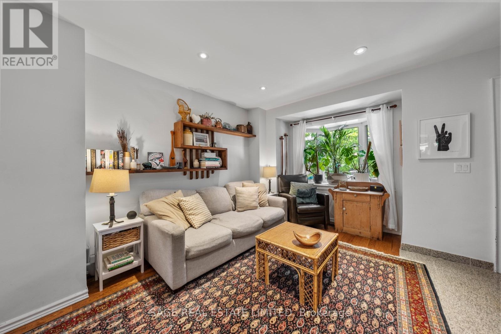1084 Pape Avenue, Toronto, Ontario M4K 3W5 - Photo 3 - E13661530