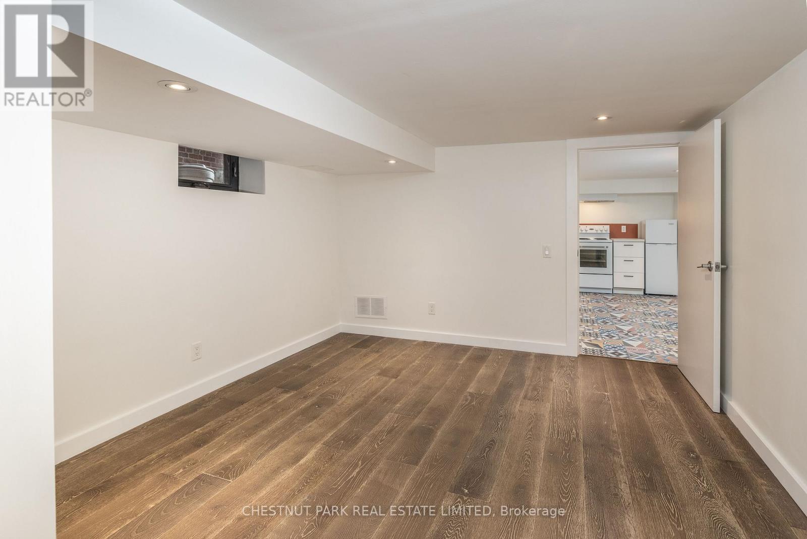 1654 Gerrard Street E, Toronto, Ontario  M4L 2A8 - Photo 14 - E13661560