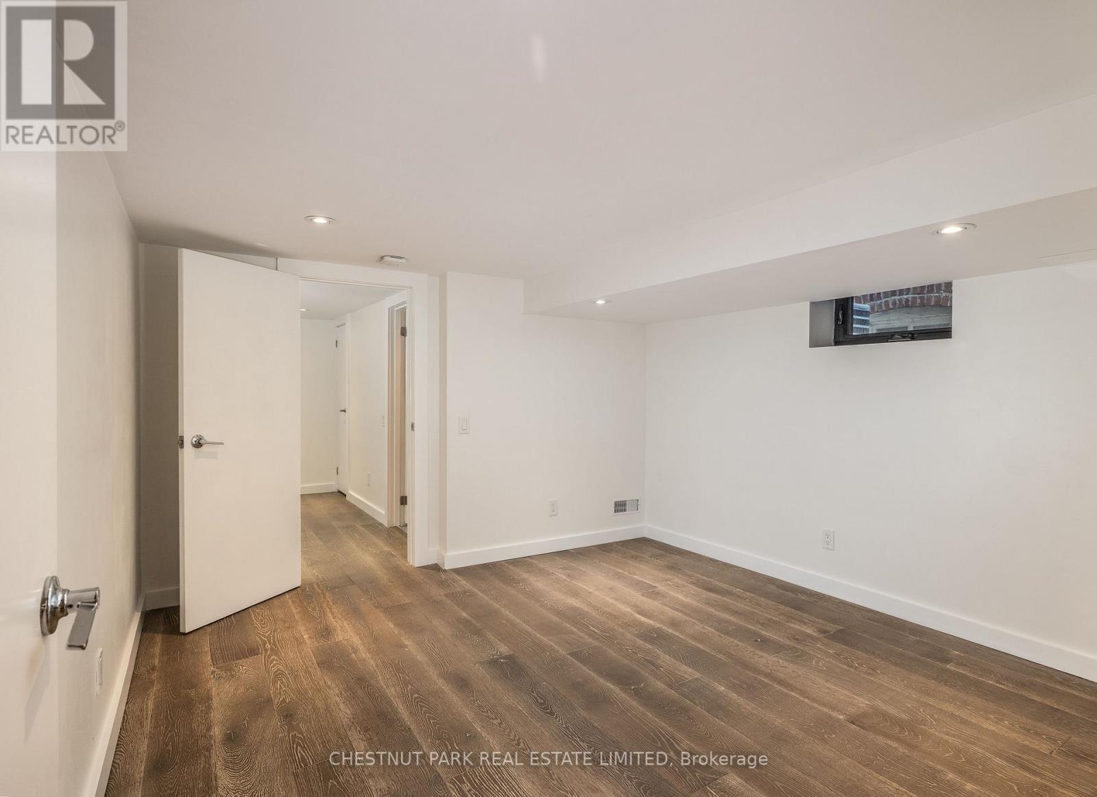 1654 Gerrard Street E, Toronto, Ontario  M4L 2A8 - Photo 15 - E13661560