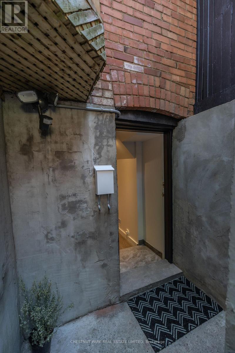 1654 Gerrard Street E, Toronto, Ontario  M4L 2A8 - Photo 20 - E13661560