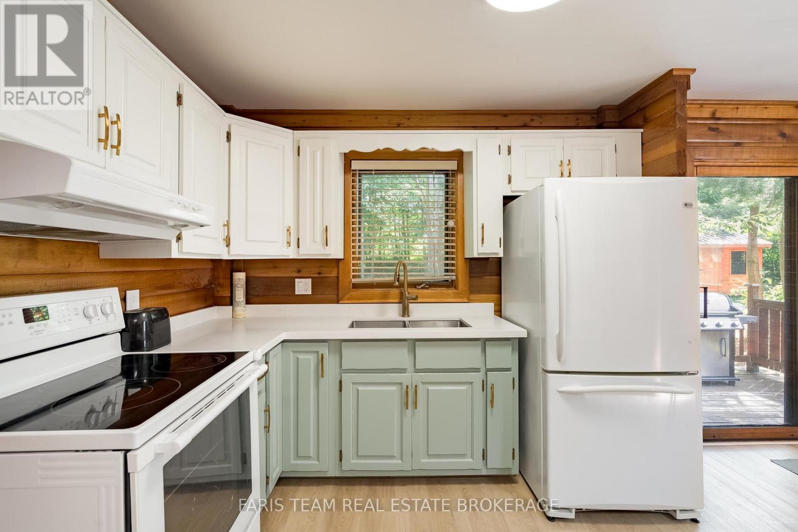 2668 Mcdonald Road, Springwater, Ontario  L0L 1P0 - Photo 7 - S13661450