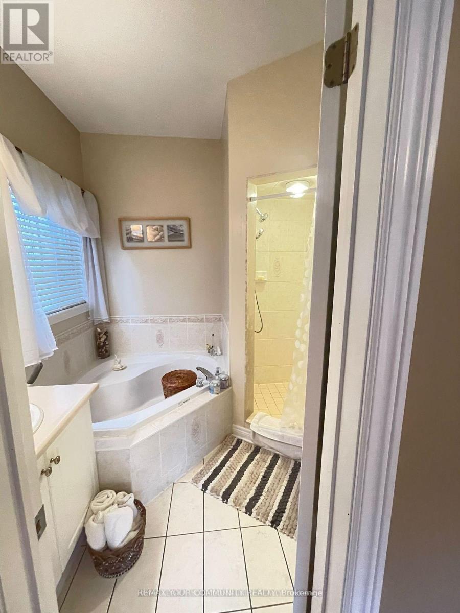Room - 31 Katilin Drive, Richmond Hill, Ontario L4E 3W6 - Photo 7 - N13660320