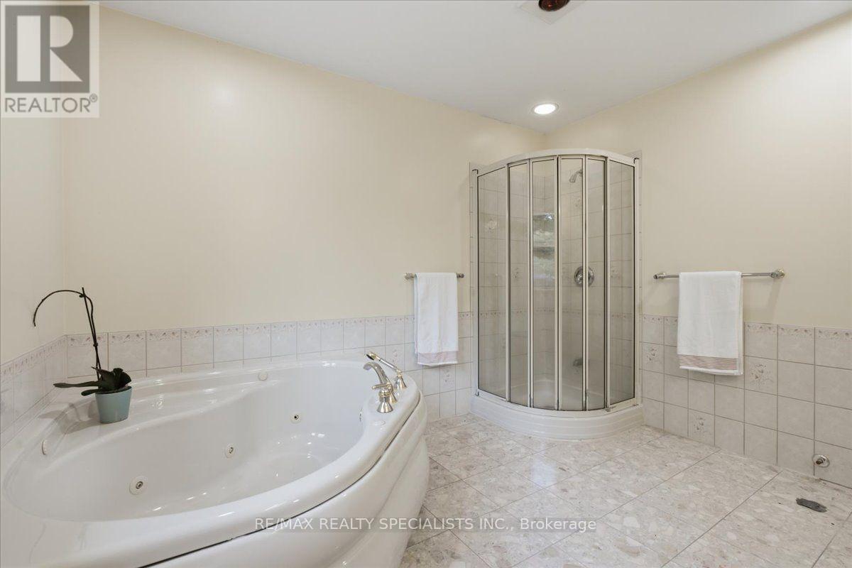 1273 Winding Trail, Mississauga, Ontario  L4Y 2T9 - Photo 24 - W13661482