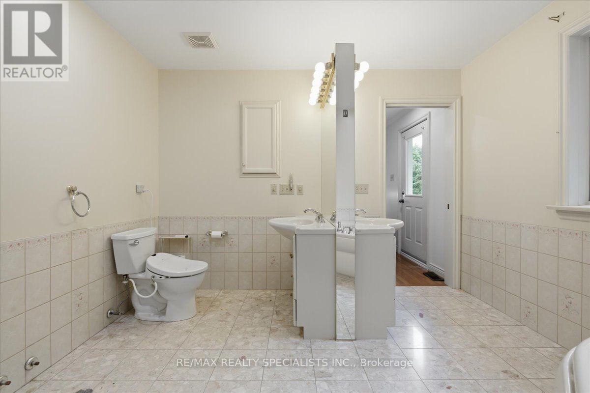 1273 Winding Trail, Mississauga, Ontario  L4Y 2T9 - Photo 25 - W13661482