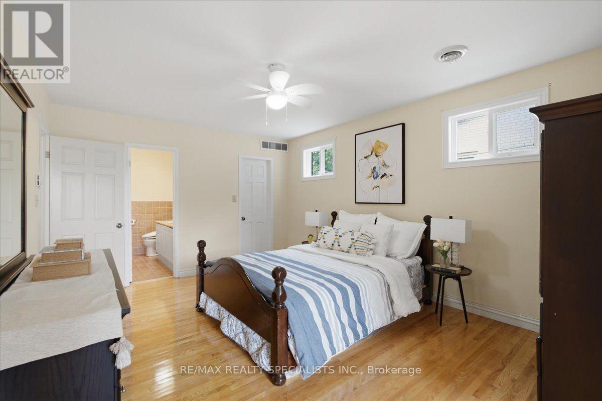 1273 Winding Trail, Mississauga, Ontario  L4Y 2T9 - Photo 31 - W13661482