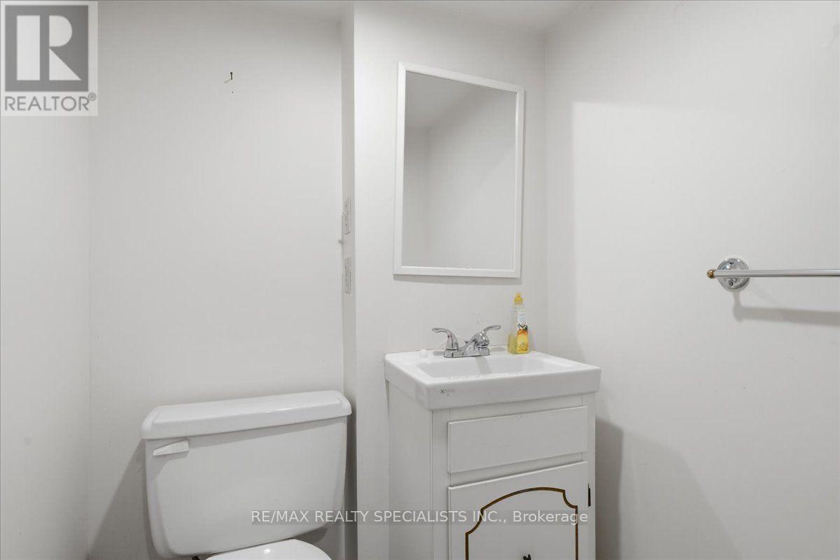 1273 Winding Trail, Mississauga, Ontario  L4Y 2T9 - Photo 40 - W13661482