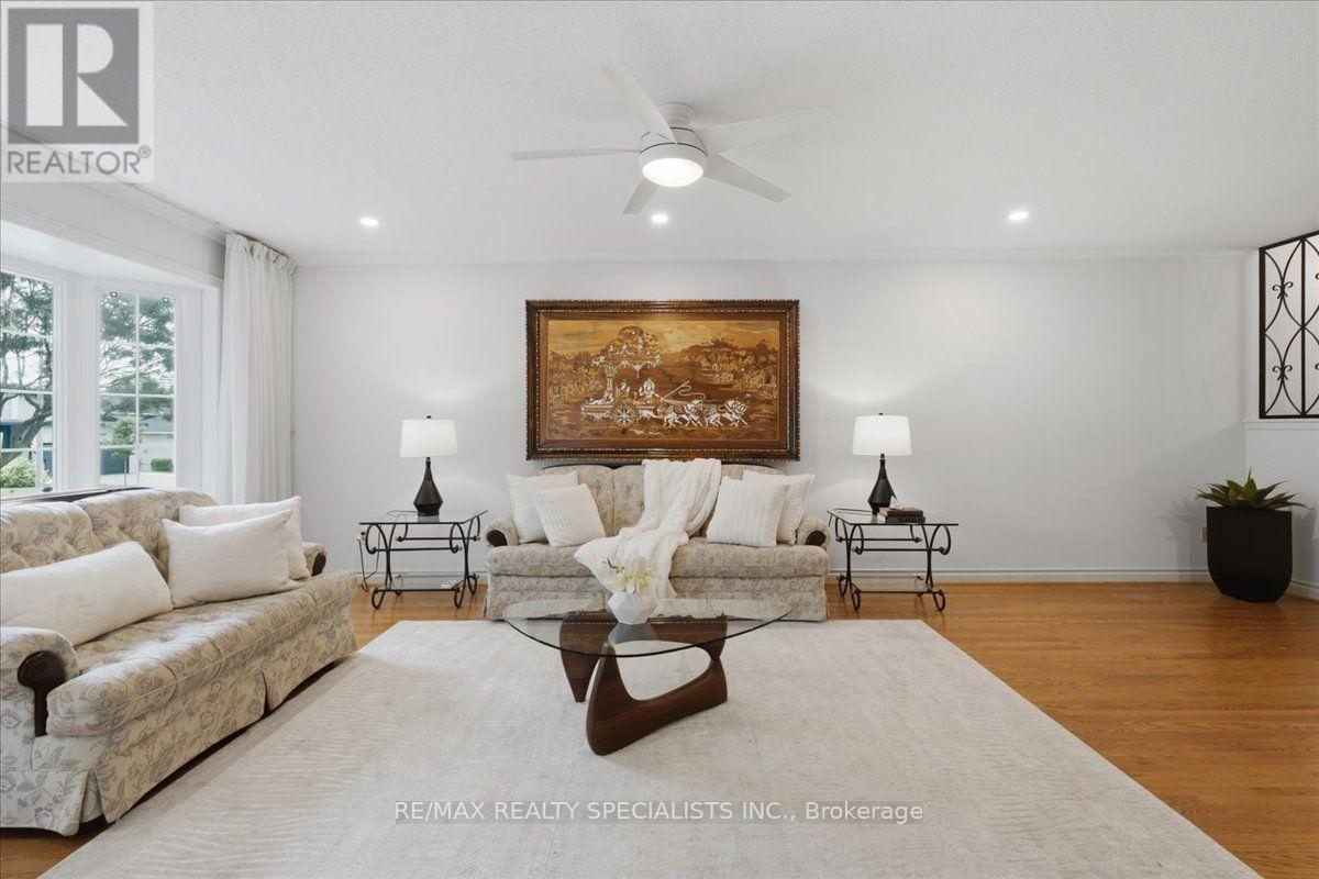 1273 Winding Trail, Mississauga, Ontario  L4Y 2T9 - Photo 6 - W13661482