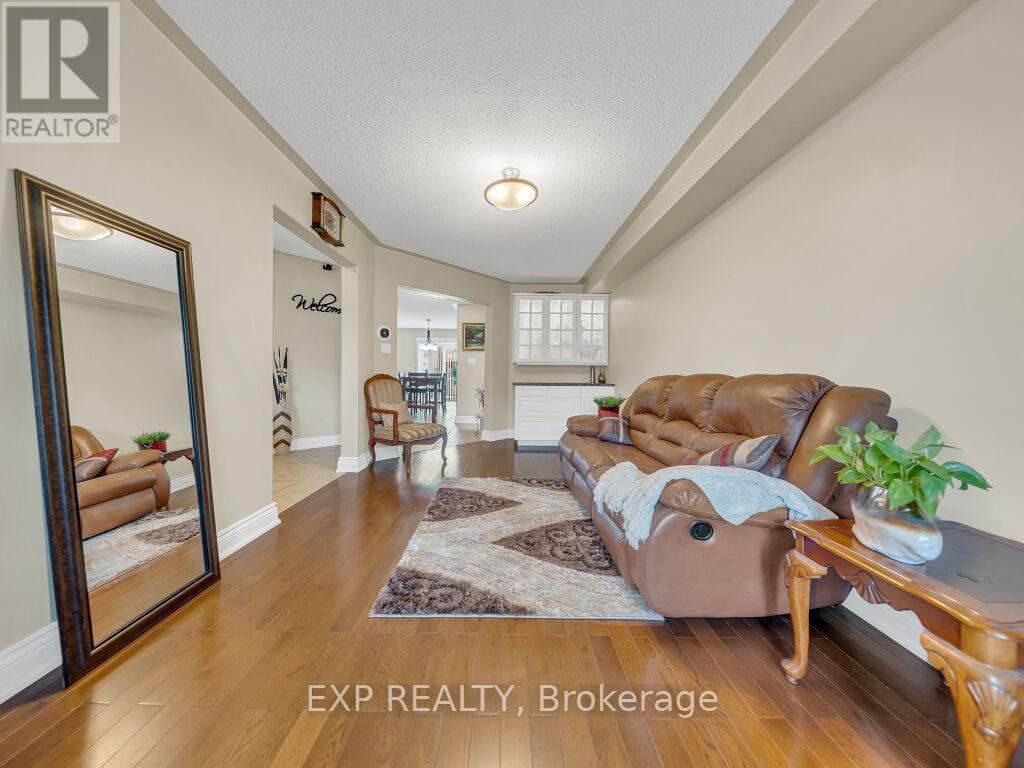 134 Dells Crescent, Brampton, Ontario  L7A 2X1 - Photo 6 - W13661554