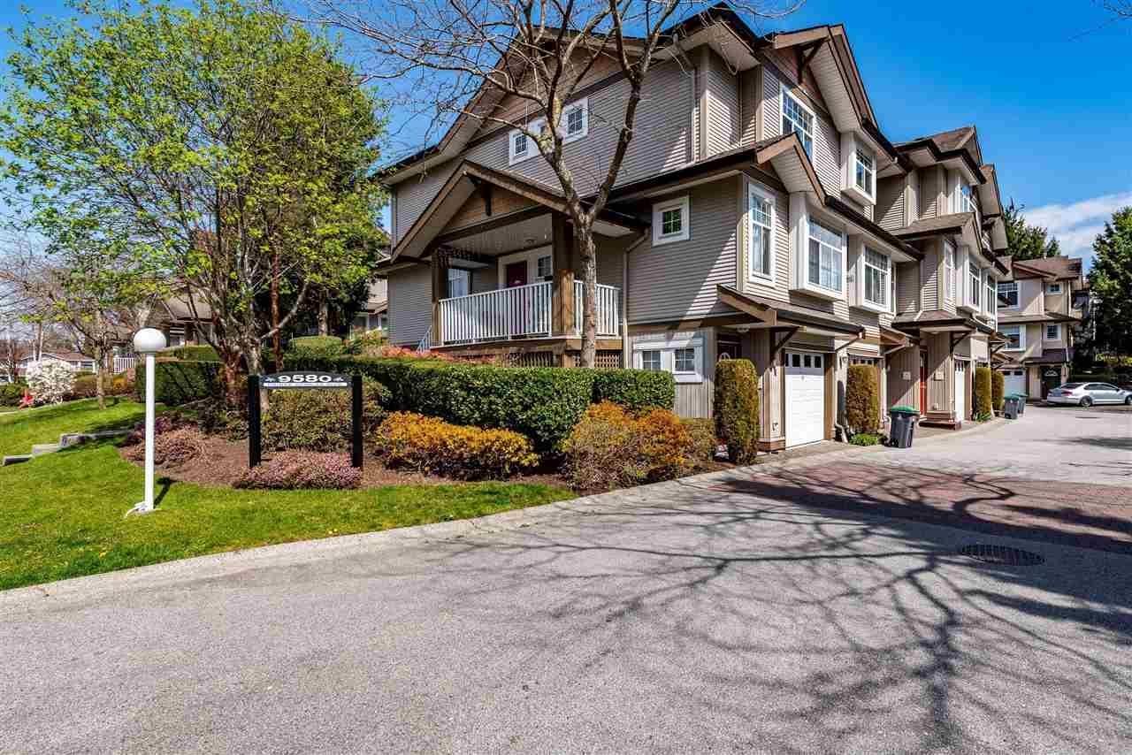 102 9580 PRINCE CHARLES BOULEVARD, surrey, British Columbia