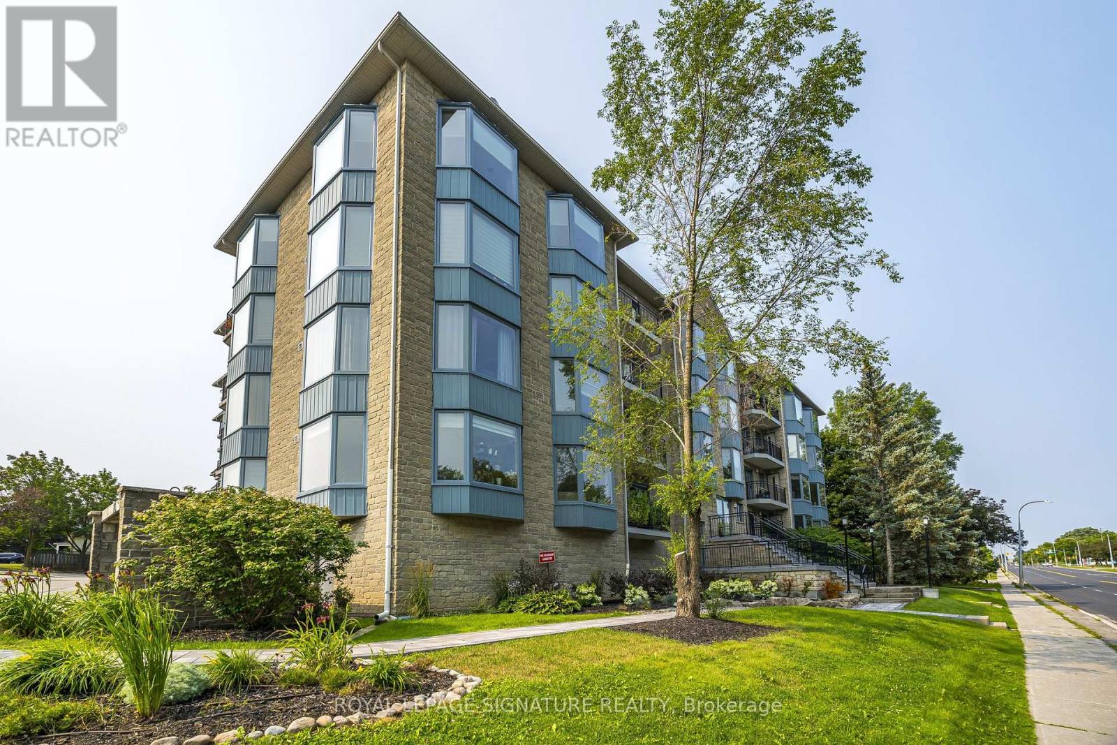 204 - 85 WELLINGTON STREET W, Aurora, Ontario