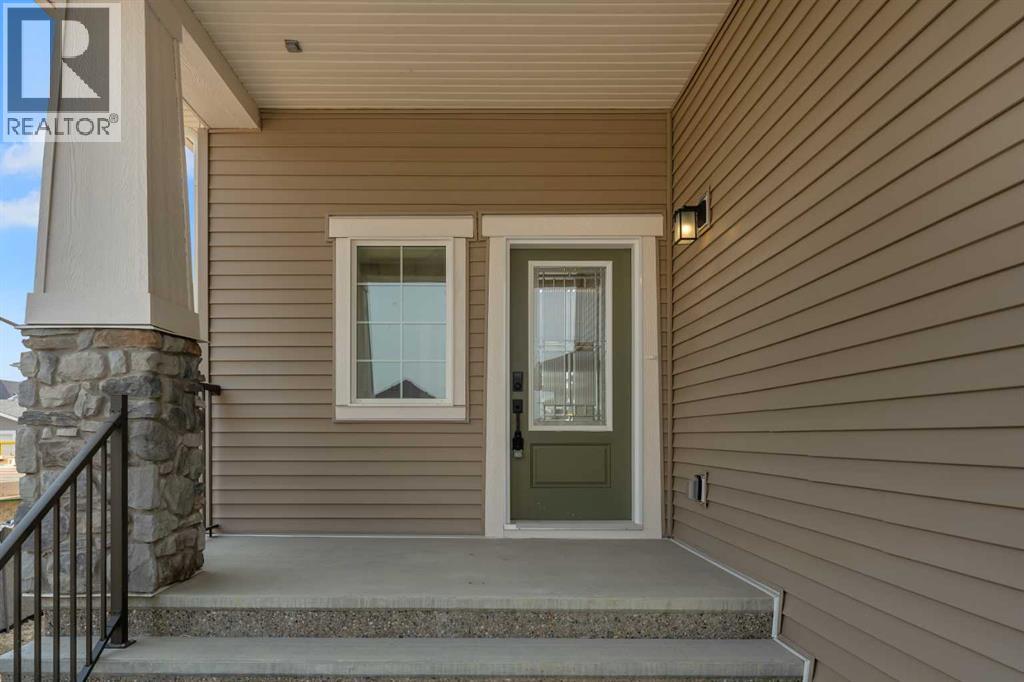 458 Baywater Green SW, Airdrie, Alberta  T4B 0A9 - Photo 2 - A2299586