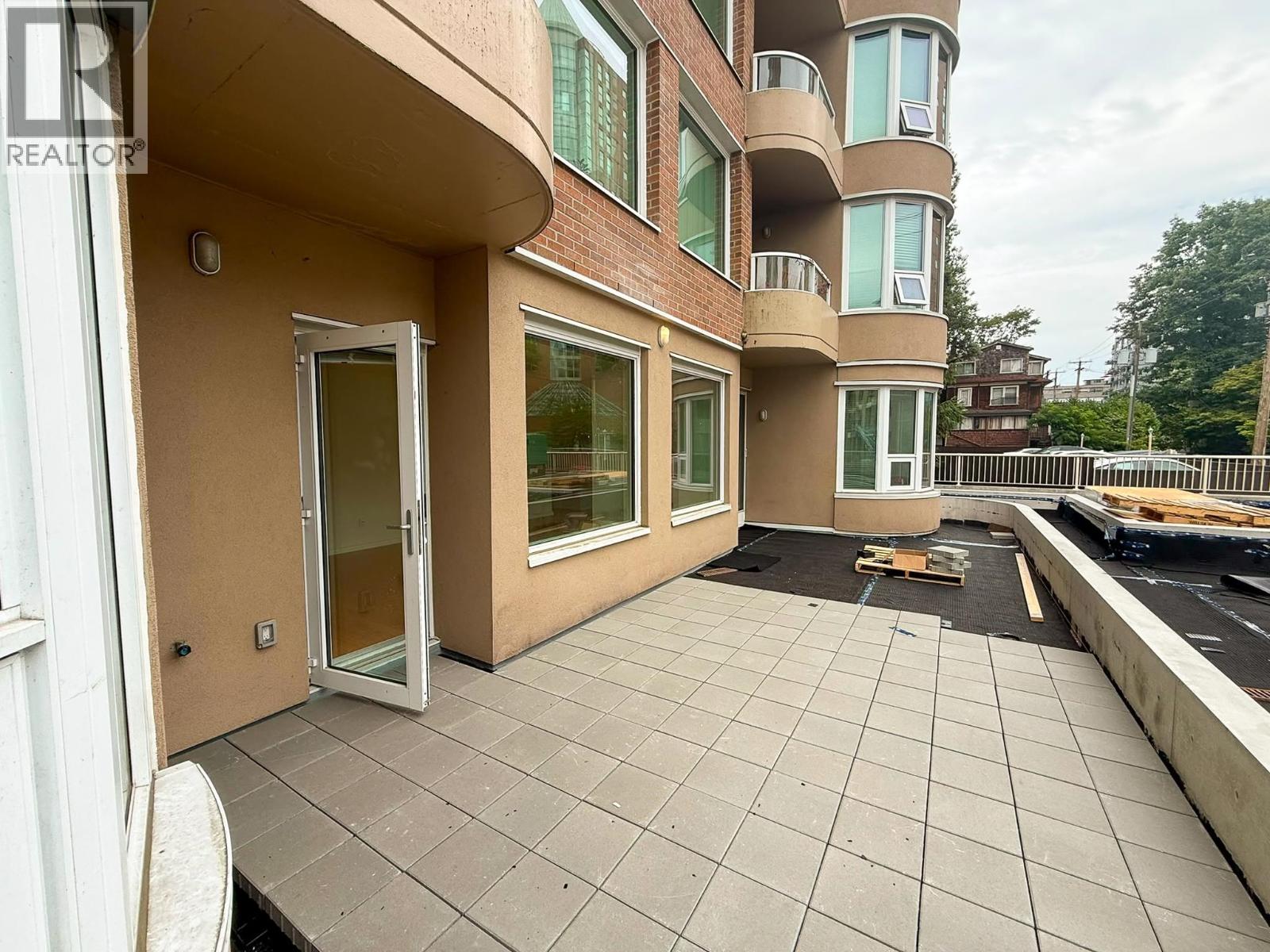 101 1845 ROBSON STREET, Vancouver, British Columbia
