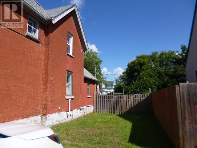 305 Cameron St, Thunder Bay, Ontario  P7C 2H1 - Photo 2 - TB2602321