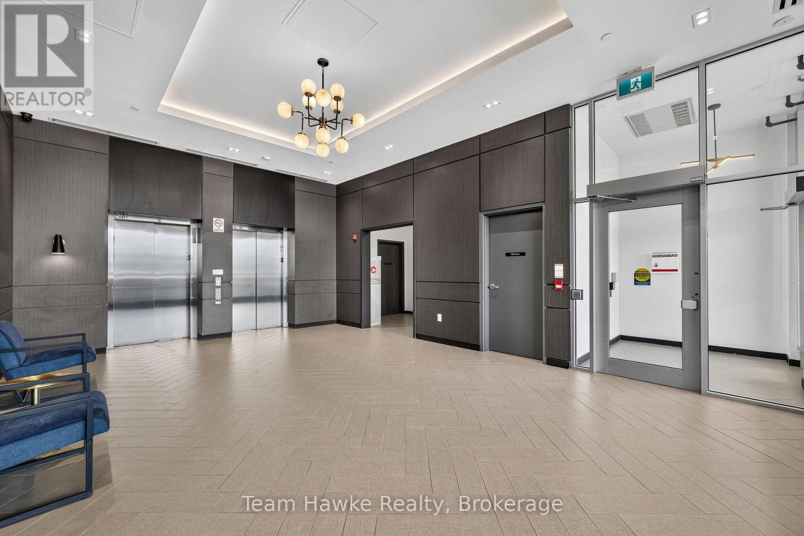 211 - 430 Essa Road, Barrie, Ontario  L9J 0M1 - Photo 4 - S13661916