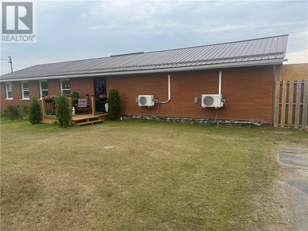 38 B Arthur Avenue, Warren, Ontario  P0H 2N0 - Photo 2 - 2129719