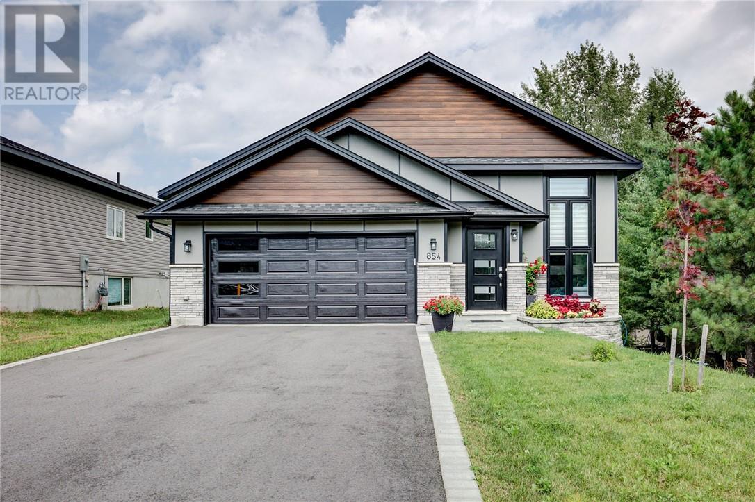 854 Woodbine Avenue, Sudbury, Ontario  P3A 0E1 - Photo 1 - 2129707