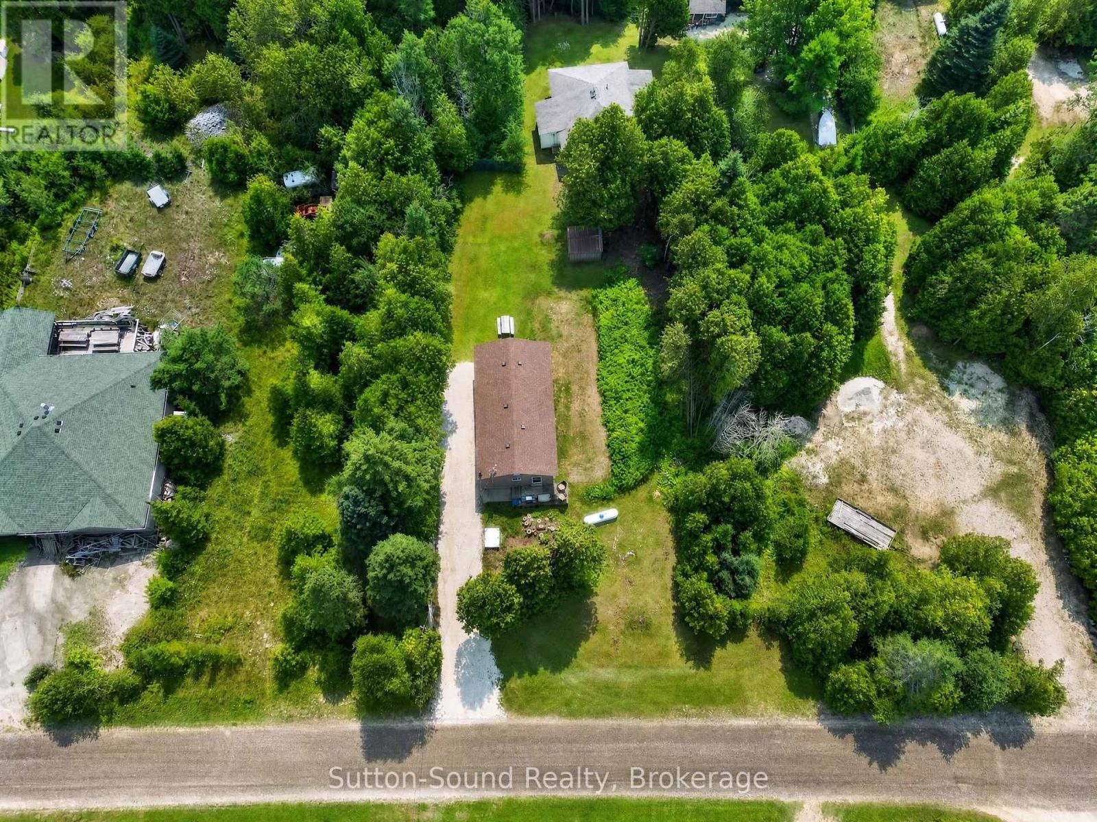 24 Isabella Street, South Bruce Peninsula, Ontario  N0H 2T0 - Photo 2 - X13661644