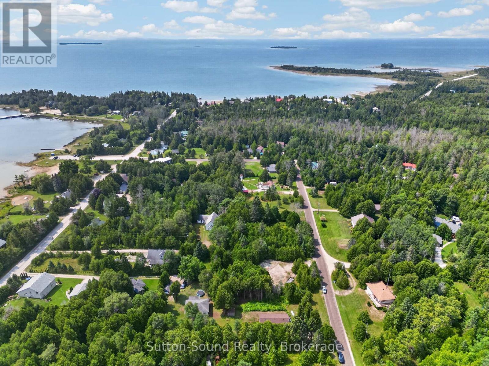 24 Isabella Street, South Bruce Peninsula, Ontario  N0H 2T0 - Photo 3 - X13661644