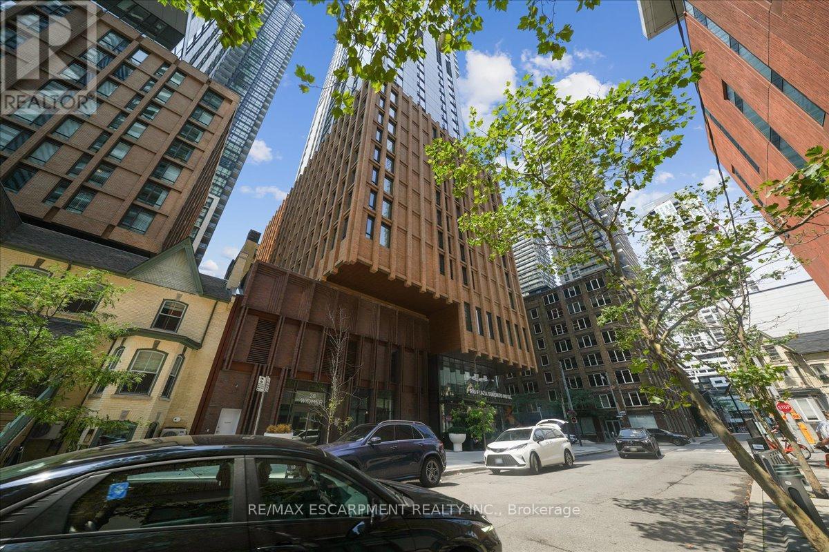 4025 - 28 WIDMER STREET, Toronto, Ontario