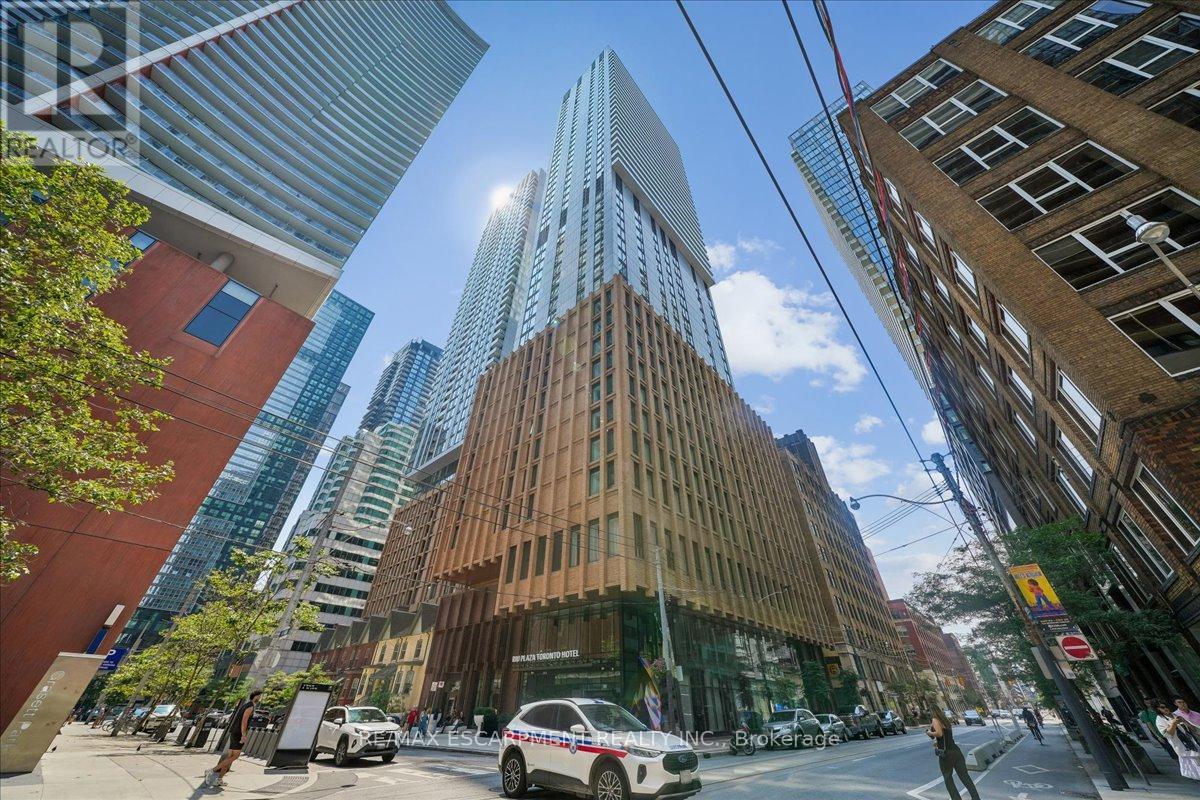 4025 - 28 Widmer Street, Toronto, Ontario  M5V 0T2 - Photo 3 - C13661612