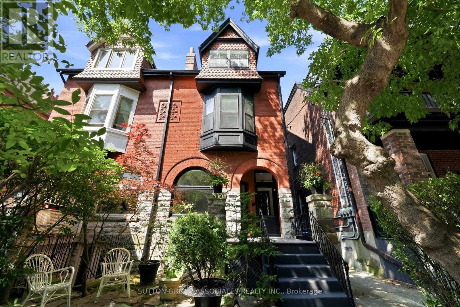 492 EUCLID AVENUE, Toronto, Ontario