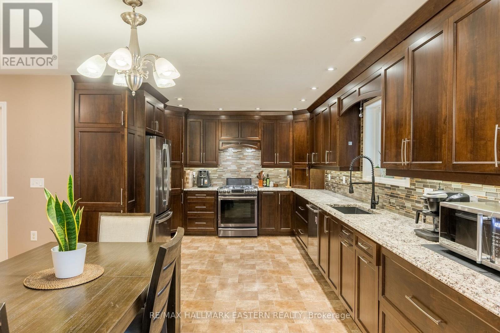 58 Parcells Crescent, Peterborough (Otonabee Ward 1), Ontario  K9K 2P2 - Photo 8 - X13661698