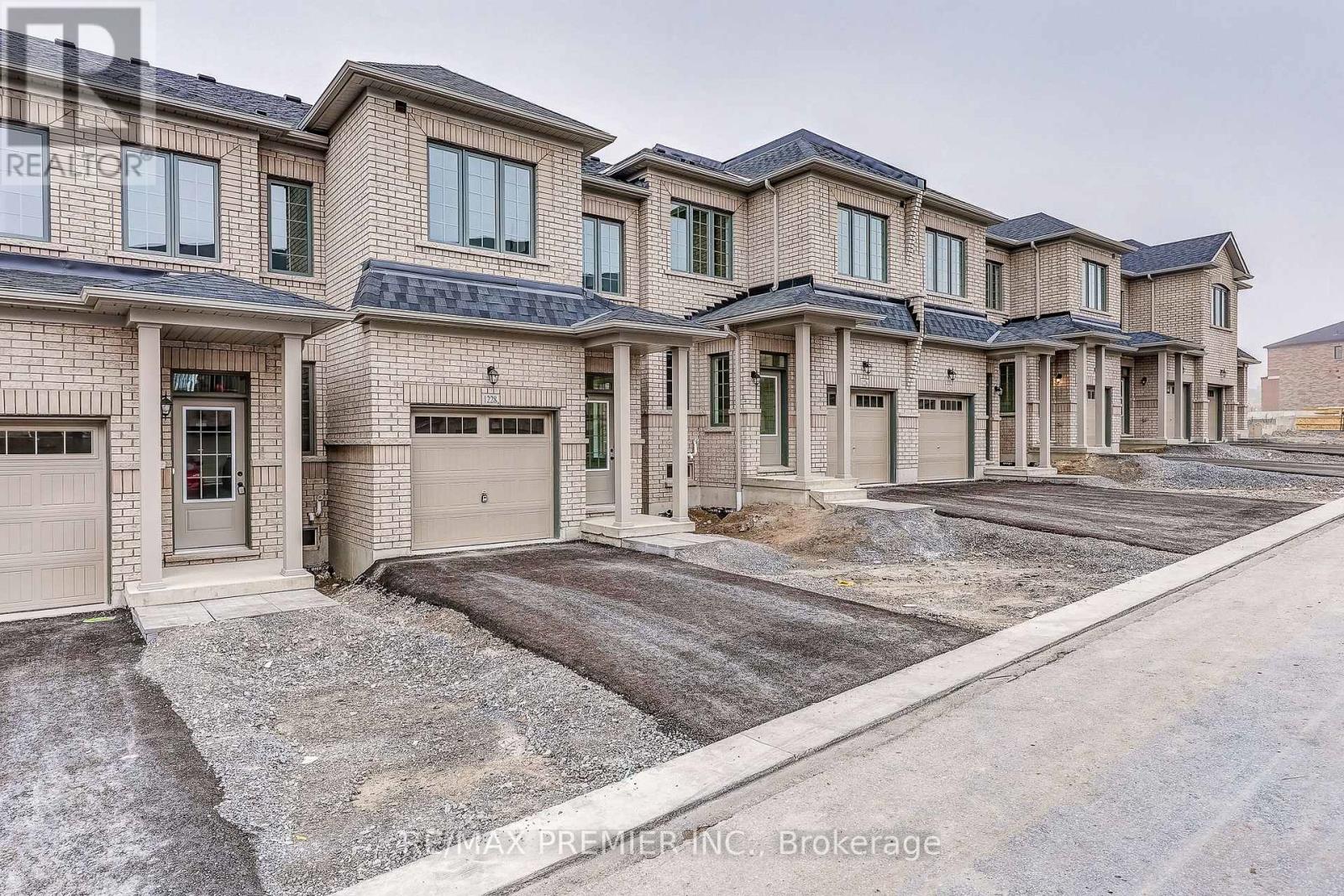 1228 Elizabeth Mackenzie Drive, Pickering, Ontario  L1X 0S3 - Photo 2 - E13661588