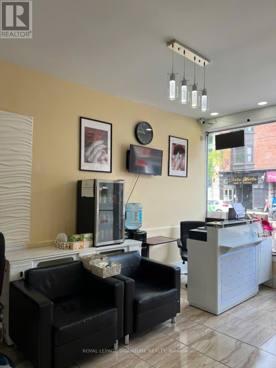 2195 Queen Street E, Toronto, Ontario  M4E 1E5 - Photo 13 - E13661638