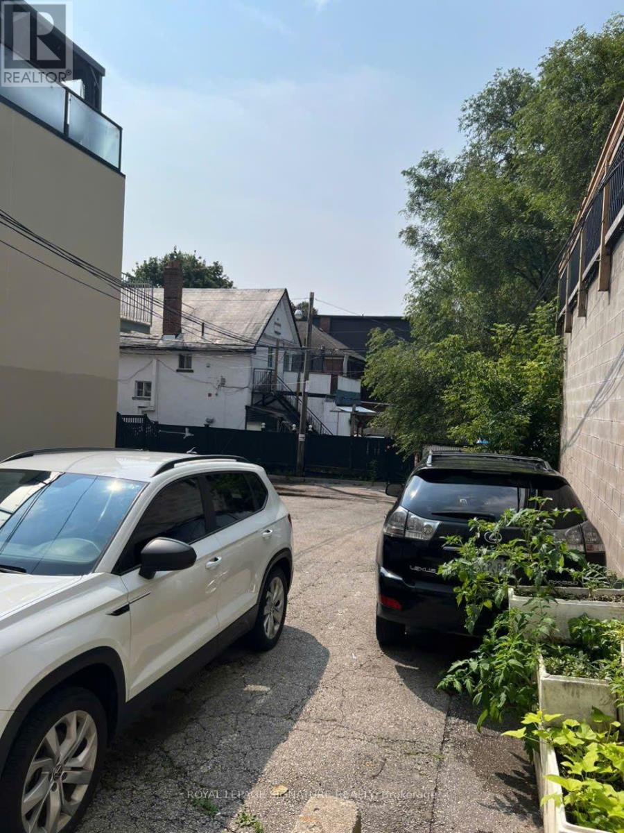 2195 Queen Street E, Toronto, Ontario  M4E 1E5 - Photo 18 - E13661638
