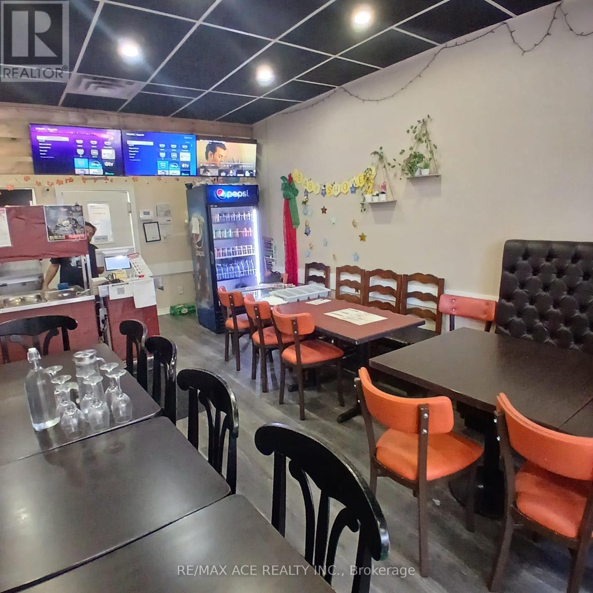 3541 St Clair Avenue E, Toronto, Ontario  M1K 1L6 - Photo 5 - E13661684