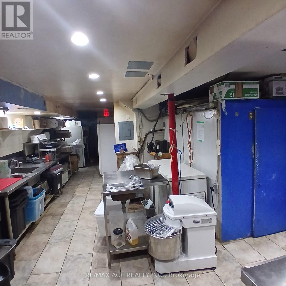 3541 St Clair Avenue E, Toronto, Ontario  M1K 1L6 - Photo 7 - E13661684