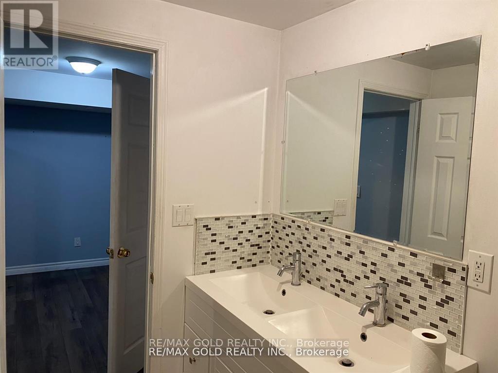 Bsmt - 27 Middlecote Drive, Ajax, Ontario  L1T 0A4 - Photo 8 - E13661818