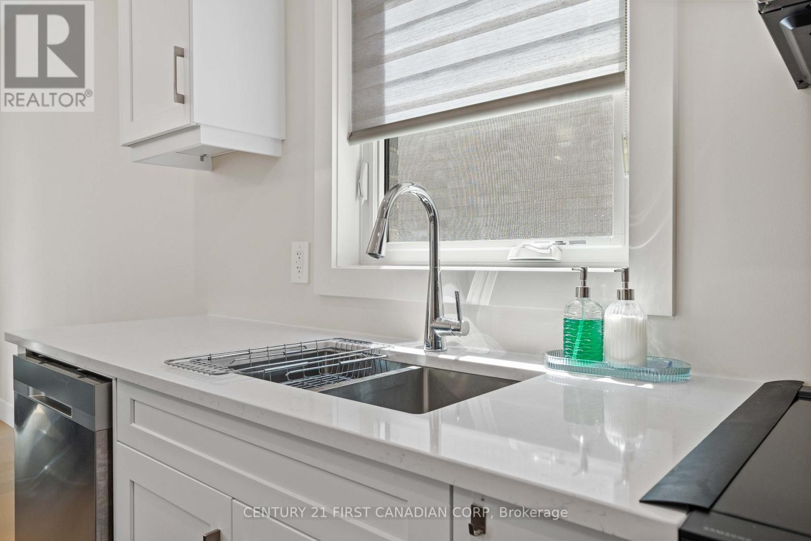 8-7966 Fallon Drive, Lucan Biddulph, Ontario  N0M 1V0 - Photo 11 - X13661676