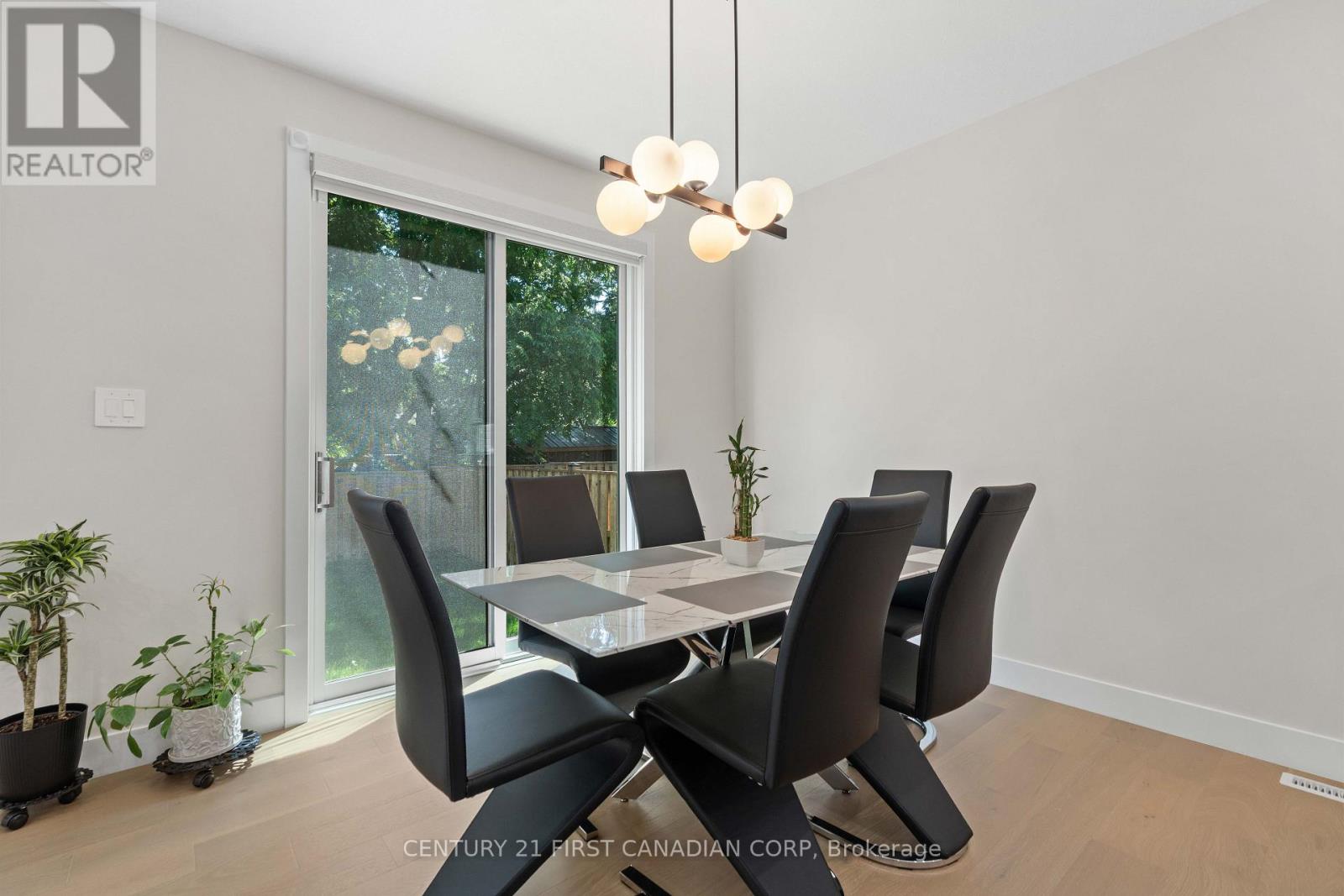 8-7966 Fallon Drive, Lucan Biddulph, Ontario  N0M 1V0 - Photo 15 - X13661676