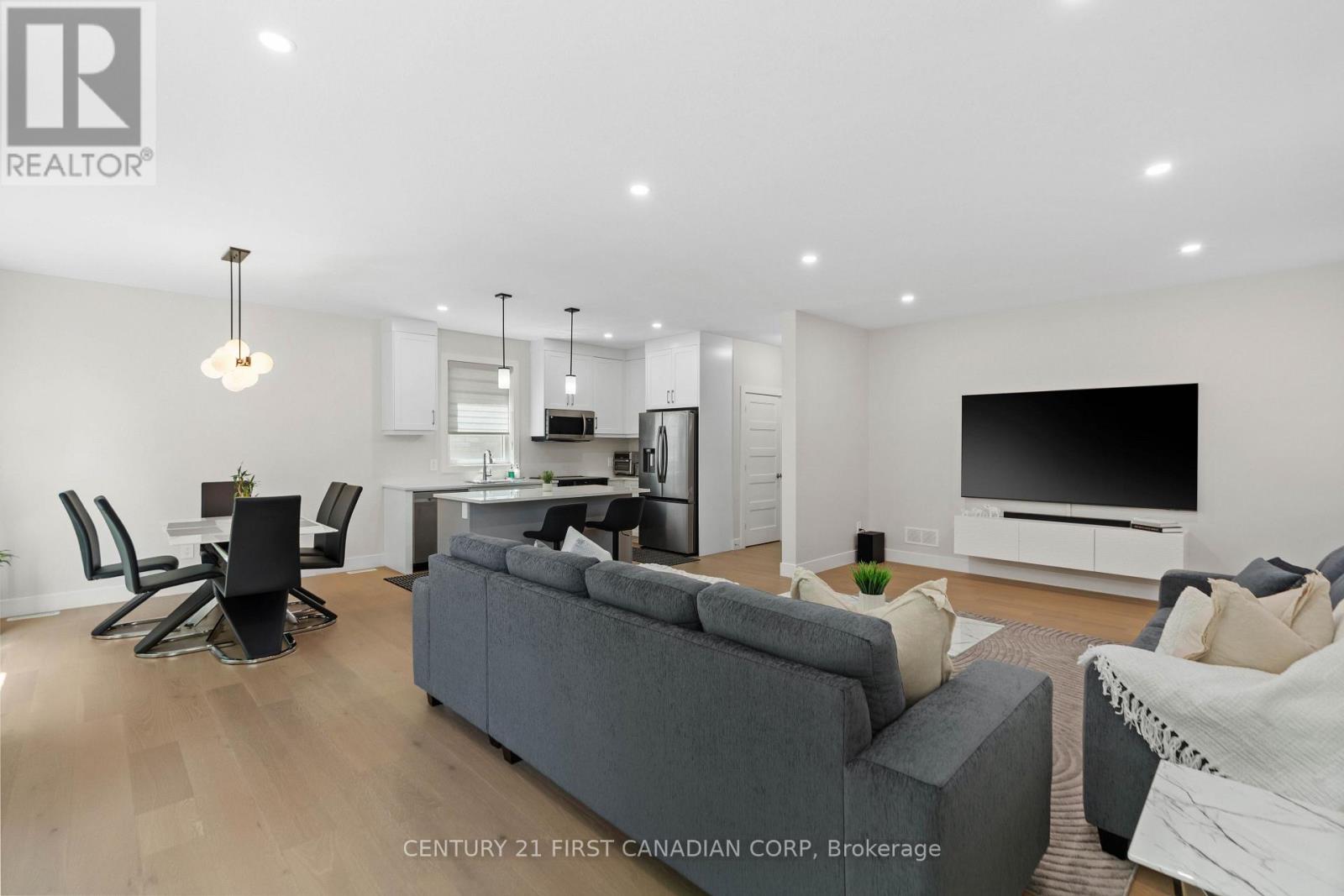 8-7966 Fallon Drive, Lucan Biddulph, Ontario  N0M 1V0 - Photo 19 - X13661676